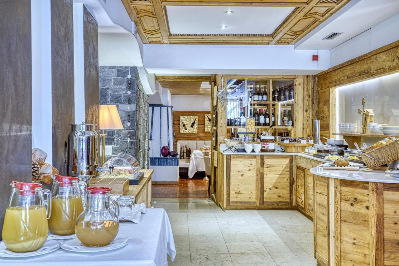 Majestic Hotel Madonna 外观 照片