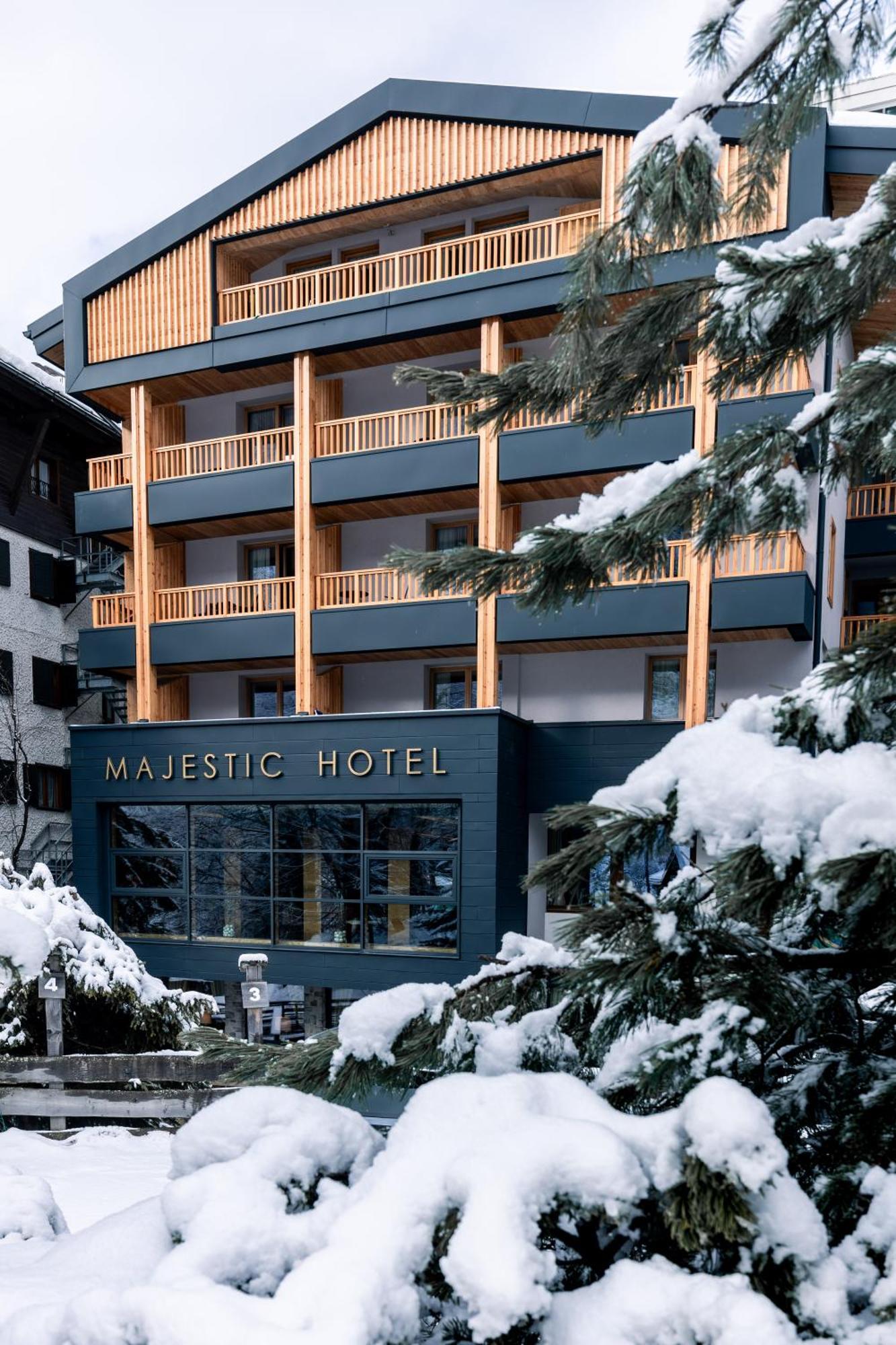 Majestic Hotel Madonna 外观 照片