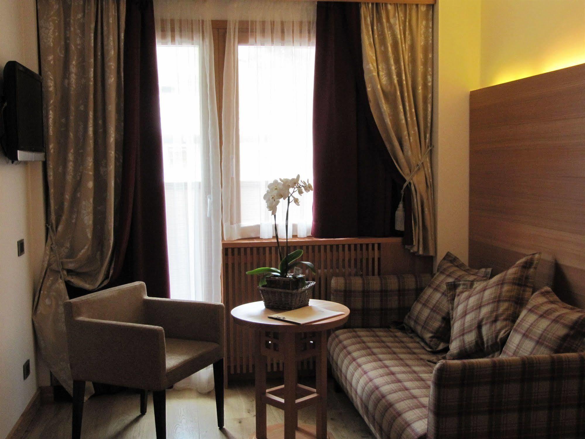Majestic Hotel Madonna 外观 照片
